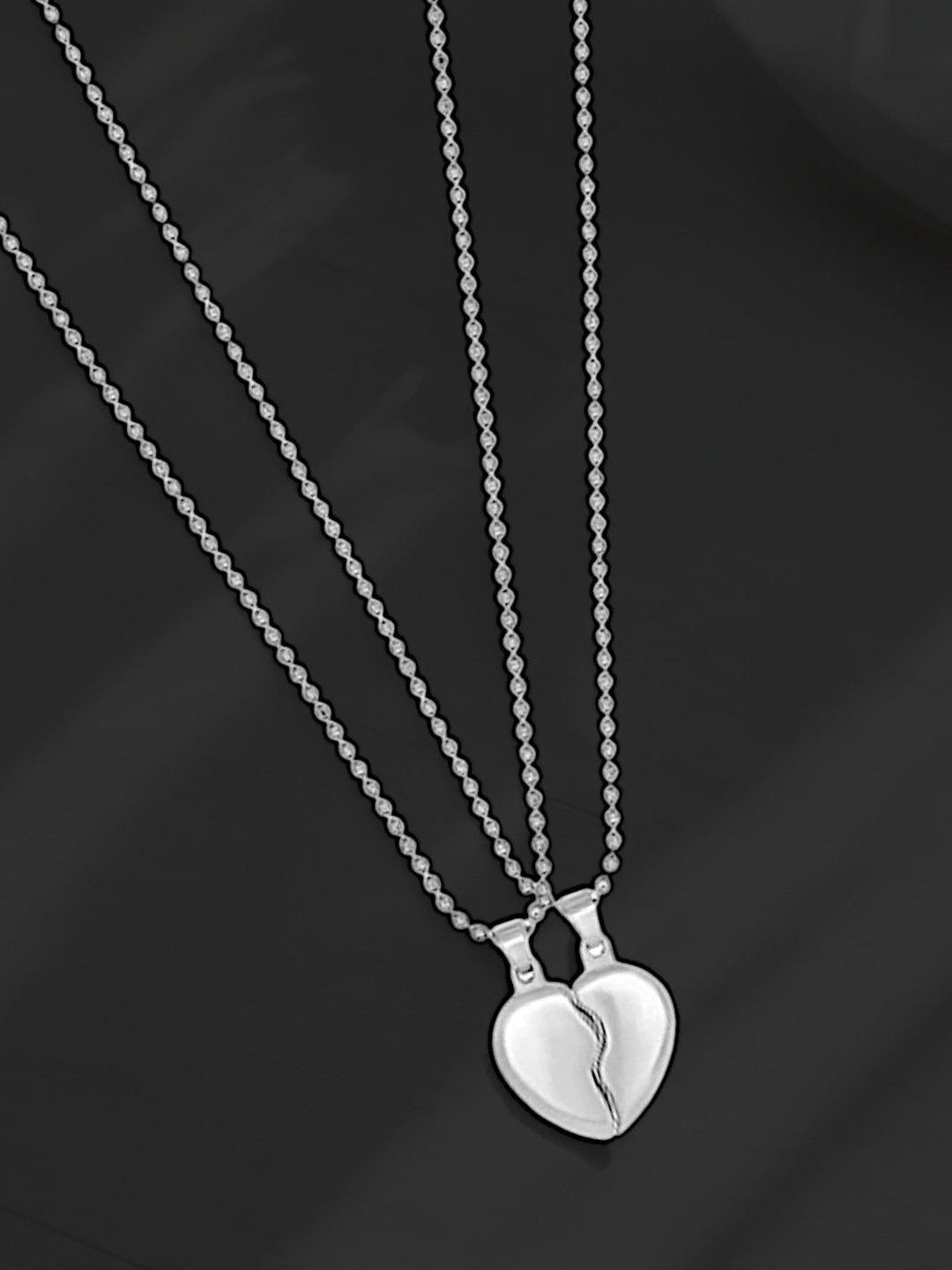 

9blings Men Silver-Plated Fragmented Love Pendant Chain