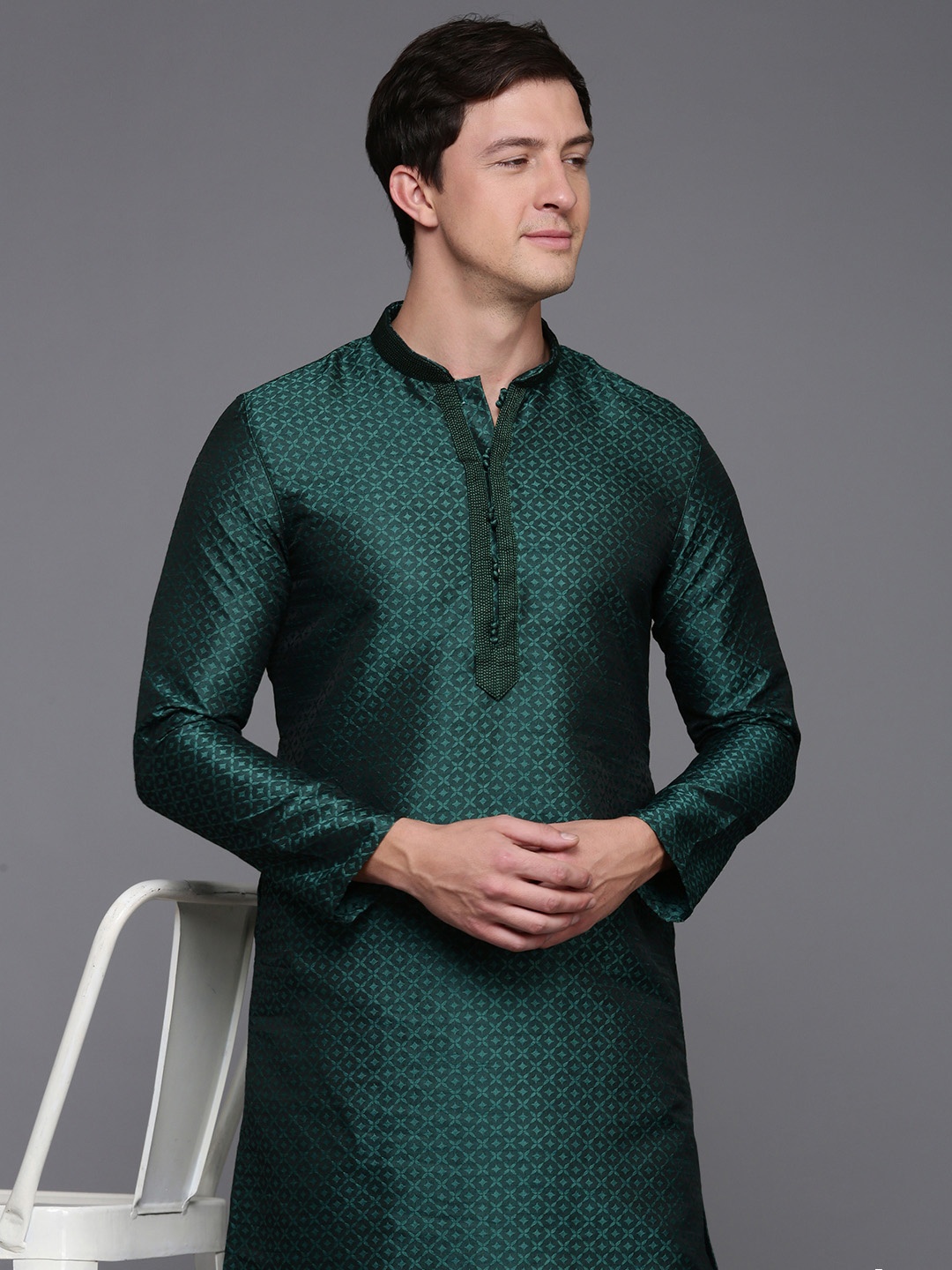 

Diwas by Manyavar Men Thread Work Kurta with Pyjamas, Green