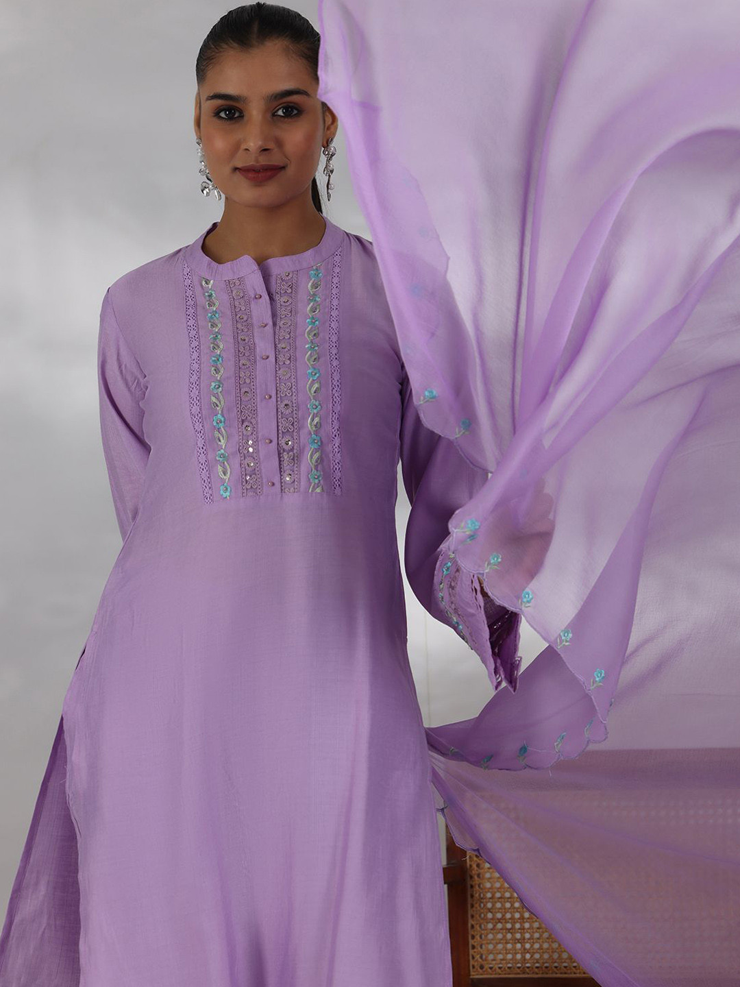 

Libas Floral Embroidered Mandarin Collar Regular Straight Kurta With Trousers & Dupatta, Lavender