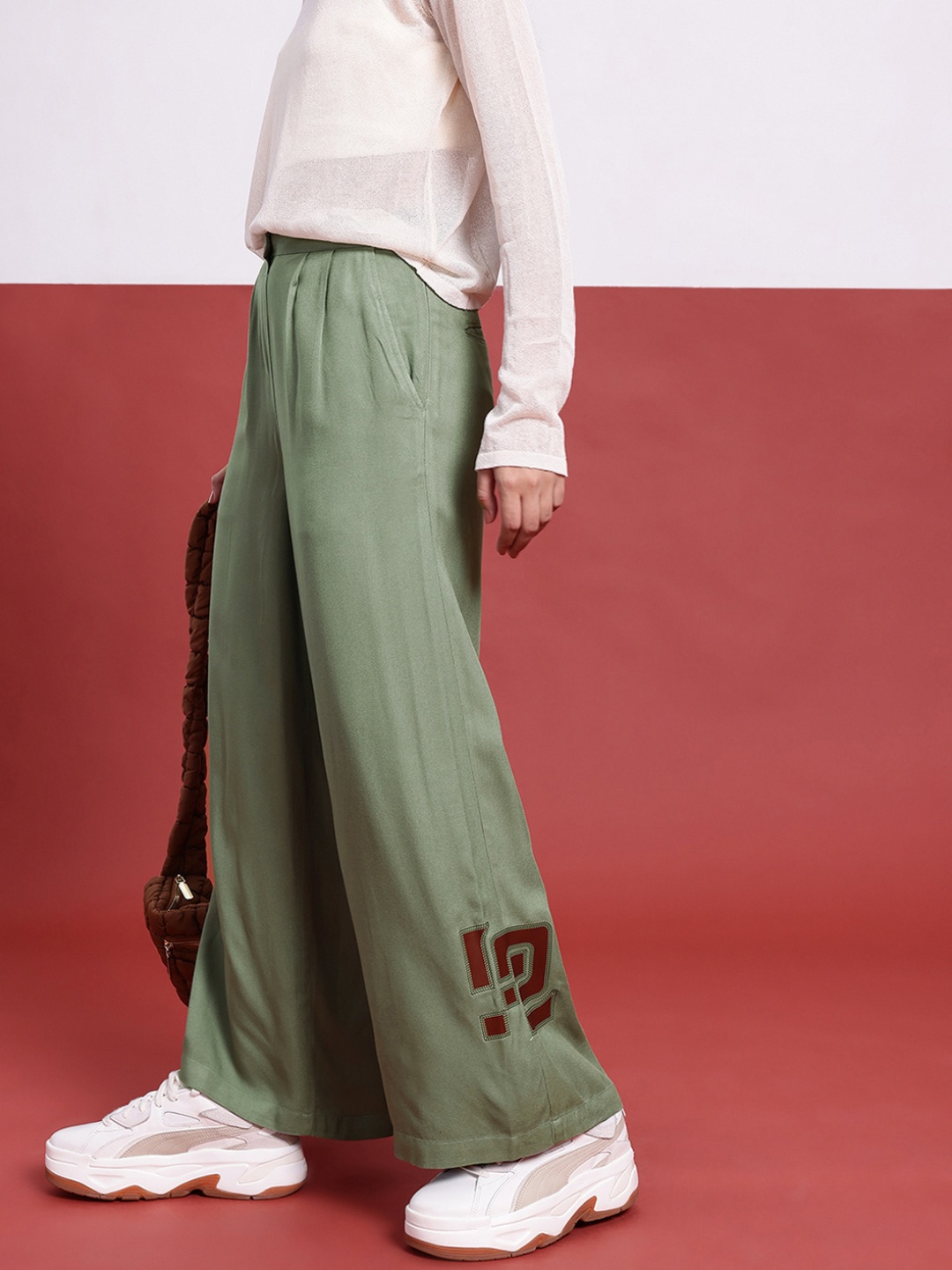 

DressBerry Women Indie Vibe Tribe Wide Leg Pleated Pant, Olive