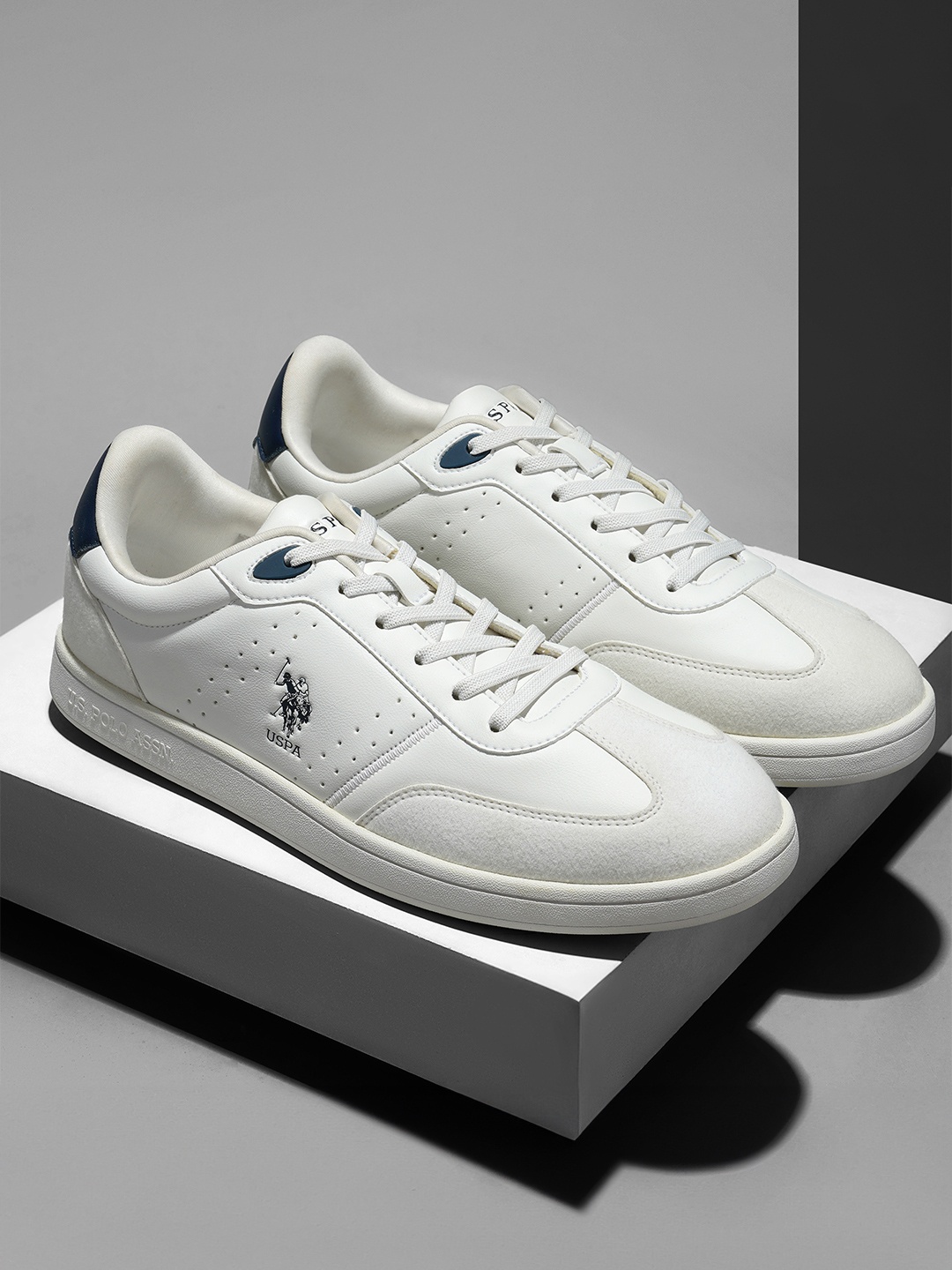 

U.S. Polo Assn. Men PU Sneakers, White