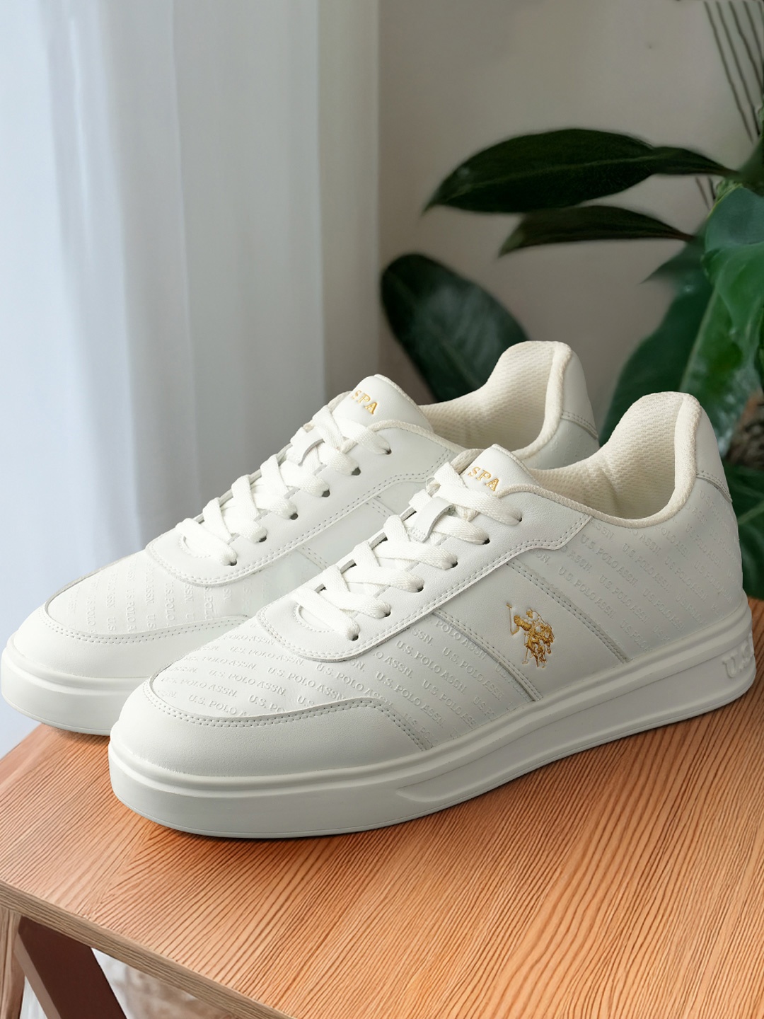 

U.S. Polo Assn. CORT Men Colourblocked Casual Sneakers, White