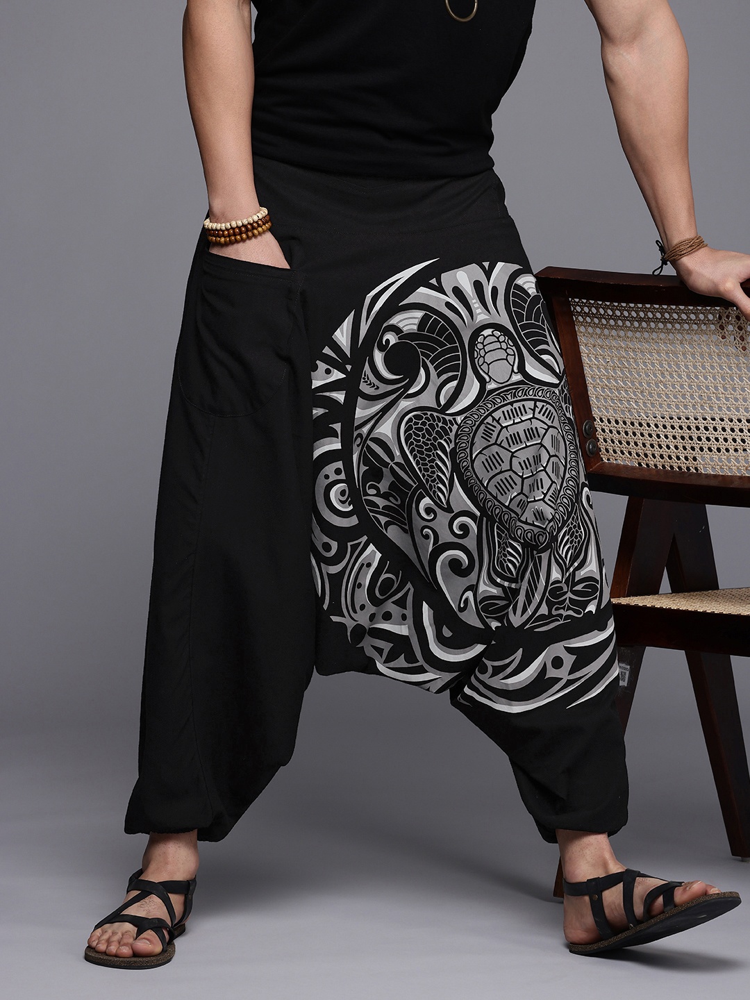 

The Veshti Company Printed Loose Fit Pure Cotton Harem Pants, Black