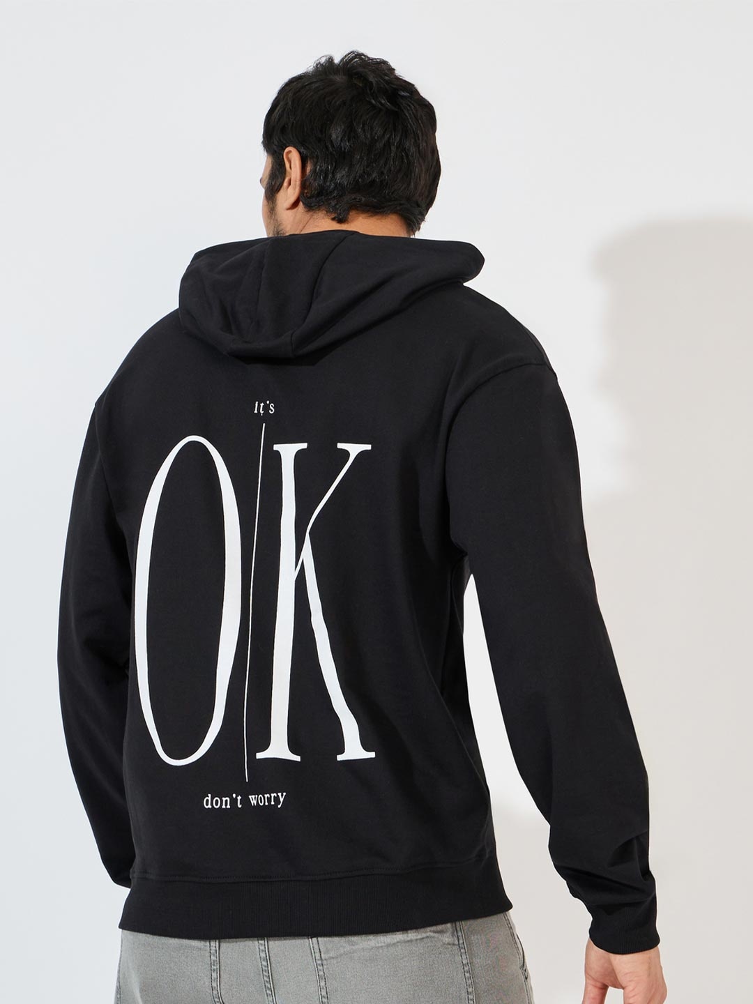 

Styli Men Typography Printed Hood Cotton Pullover Ribbed Sweatshirt, Black