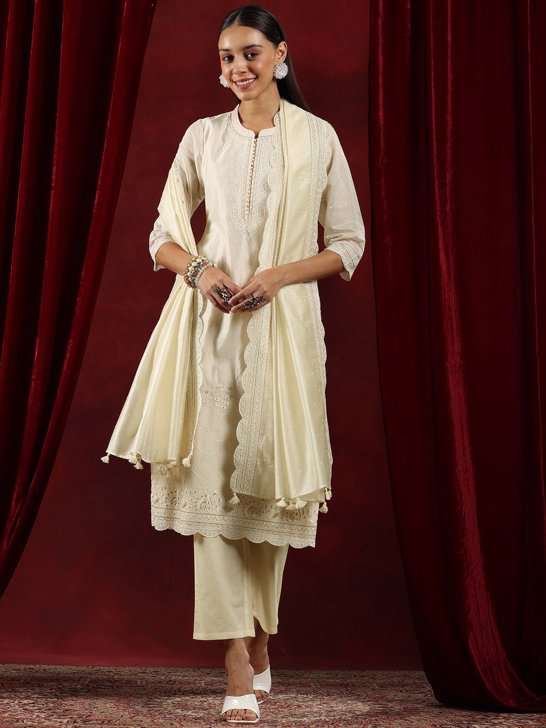 

Libas Art Floral Embroidered Thread Work Chanderi Silk Kurta With Trousers & Dupatta, Off white