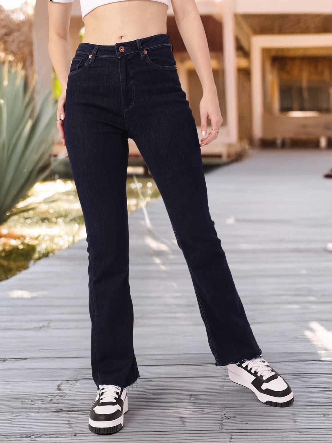 

DressBerry Women Modern Vibe Stretchable Frayed Jeans, Blue