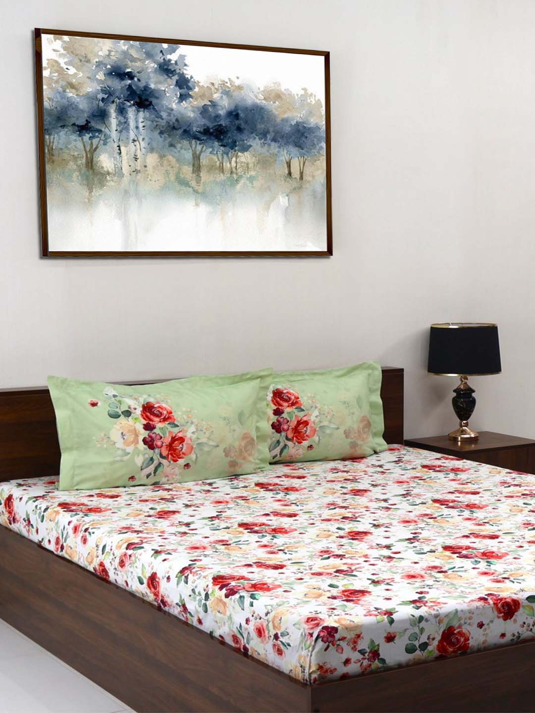 

BOMBAY DYEING Blooming Muse Red Floral Cotton 144 TC King Bedsheet Set 2.74 x 2.74 m