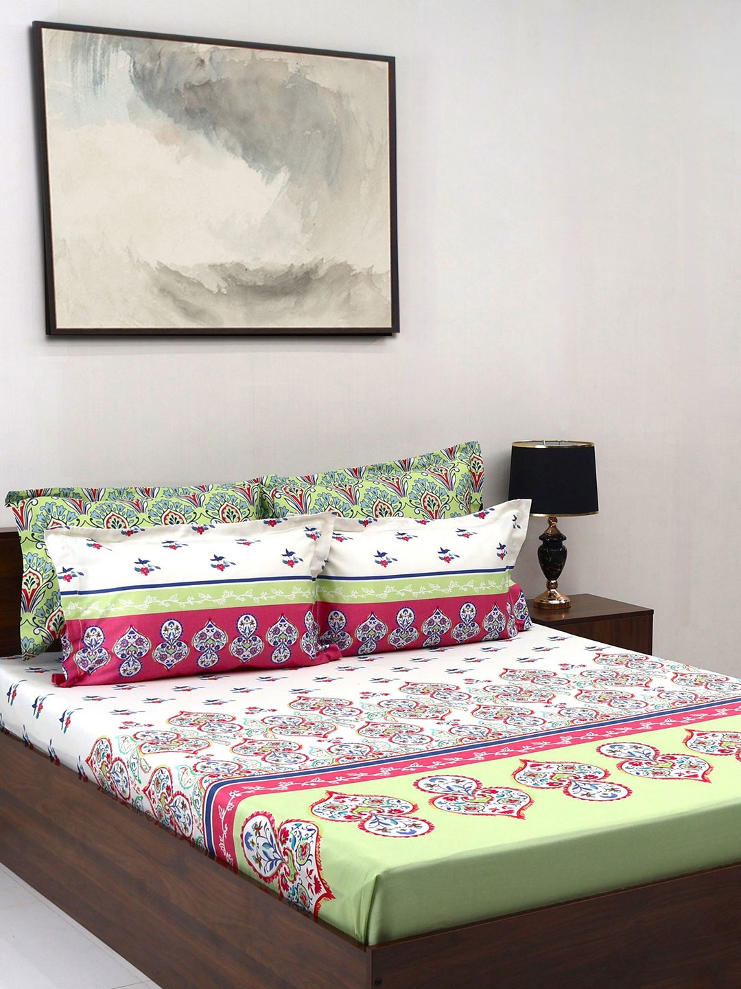 

BOMBAY DYEING Pink & White Ethnic Motifs Cotton 300 TC King Bedsheet & 4 Pillow Cover