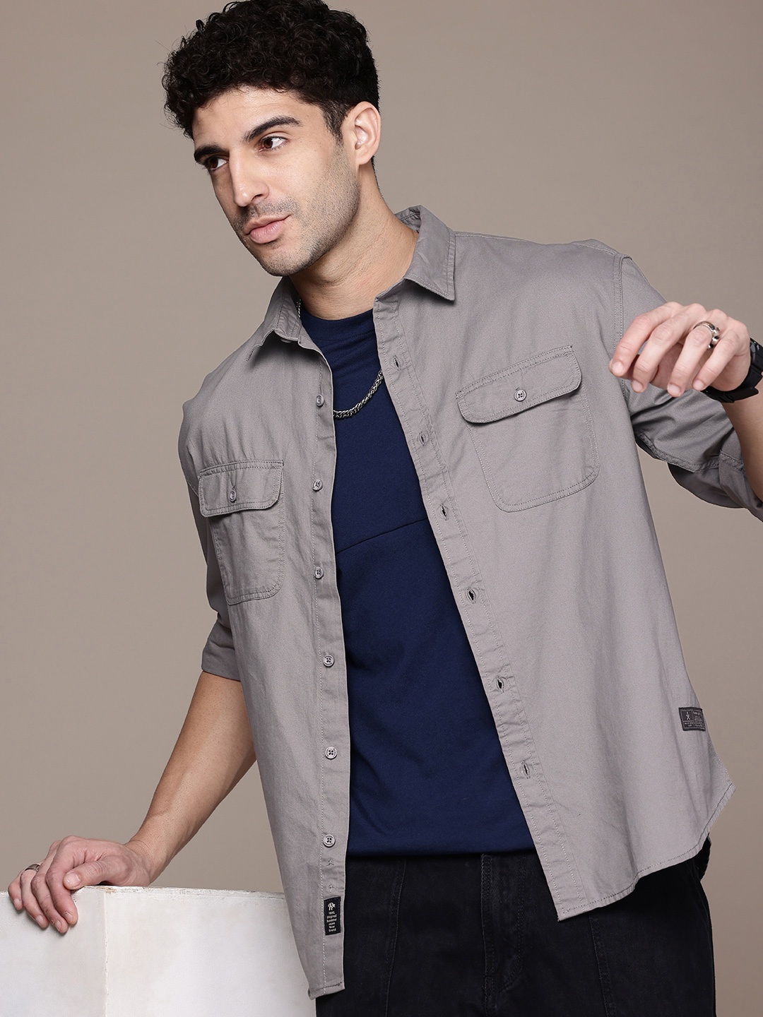 

Roadster Men Relaxed Fit Casual Shirt, Grey