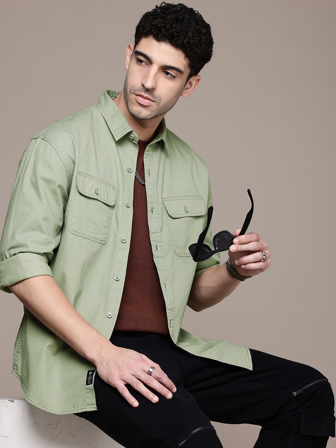 

Roadster Men Relaxed Fit Casual Shirt, Green