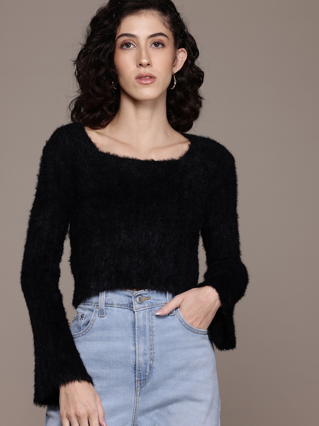 

Roadster Boucle Woollen Crop Pullover with Fuzzy Detail, Black