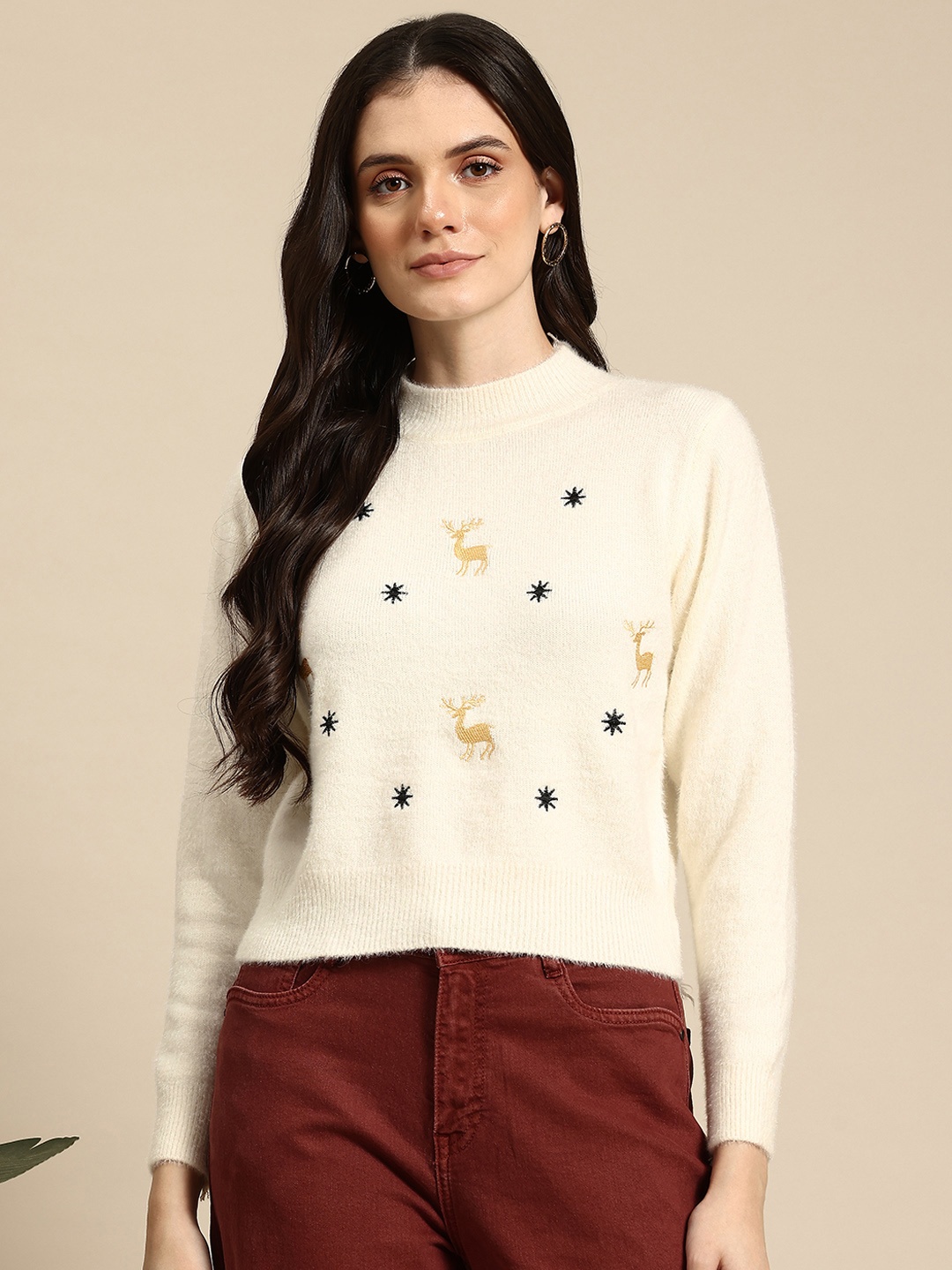 

Mast & Harbour Woollen Crop Pullover with Embroidered Detail, White