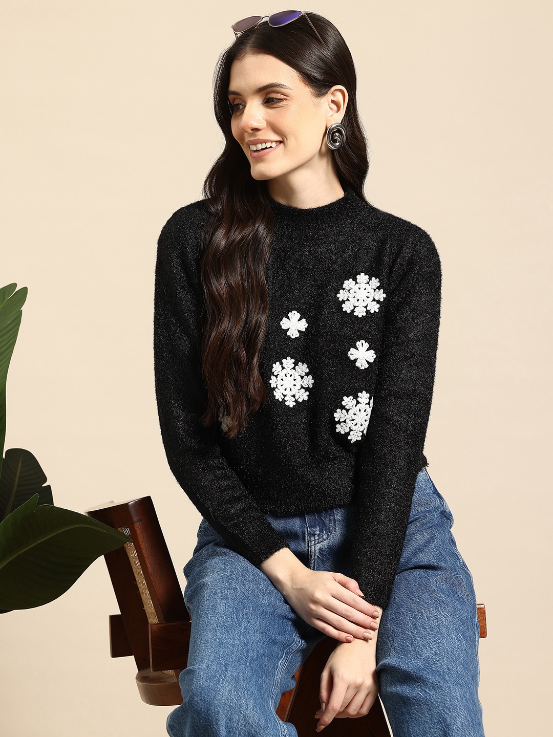 

Mast & Harbour Women Floral Woollen Pullover, Black