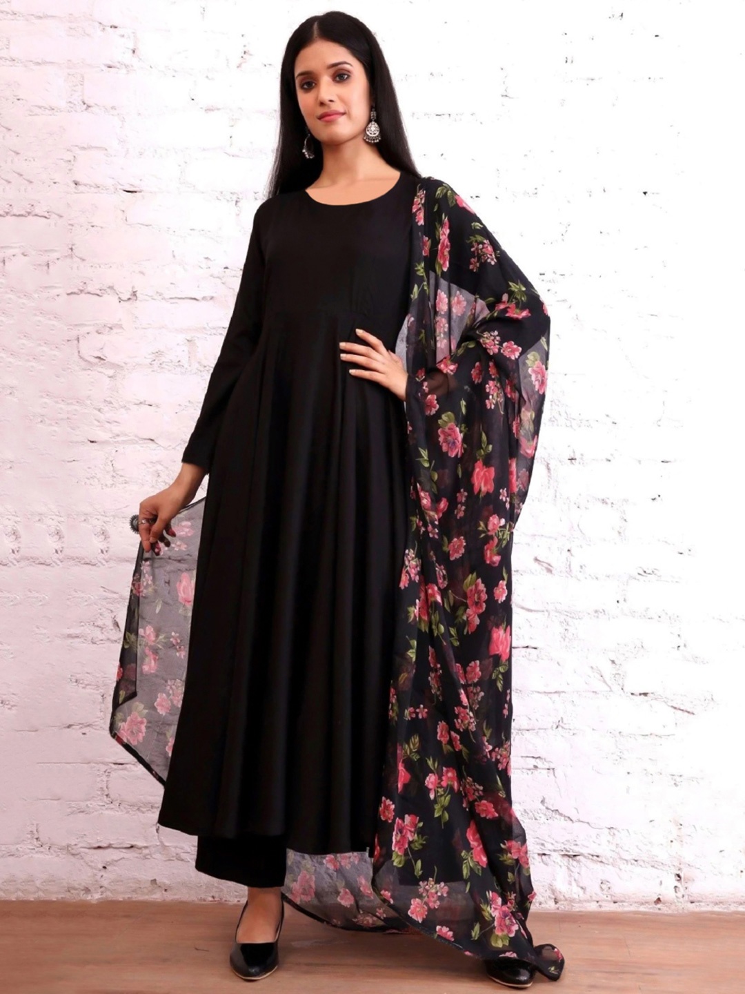 

KERI PERRY Kurta With Palazzo & Printed Dupatta Kurta Set, Black