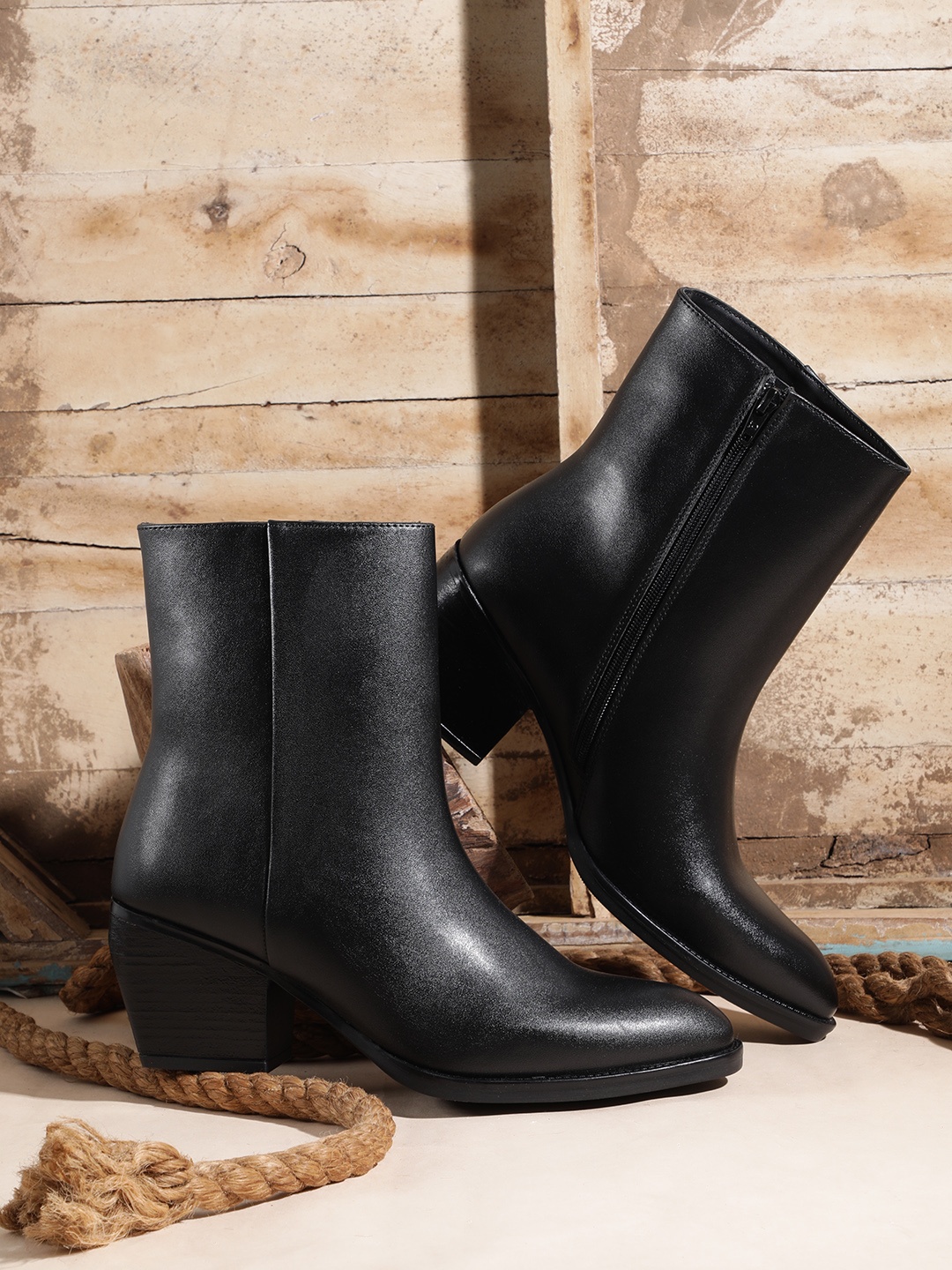 

The Roadster Lifestyle Co. Women Stacked Heels Regular Boots, Black