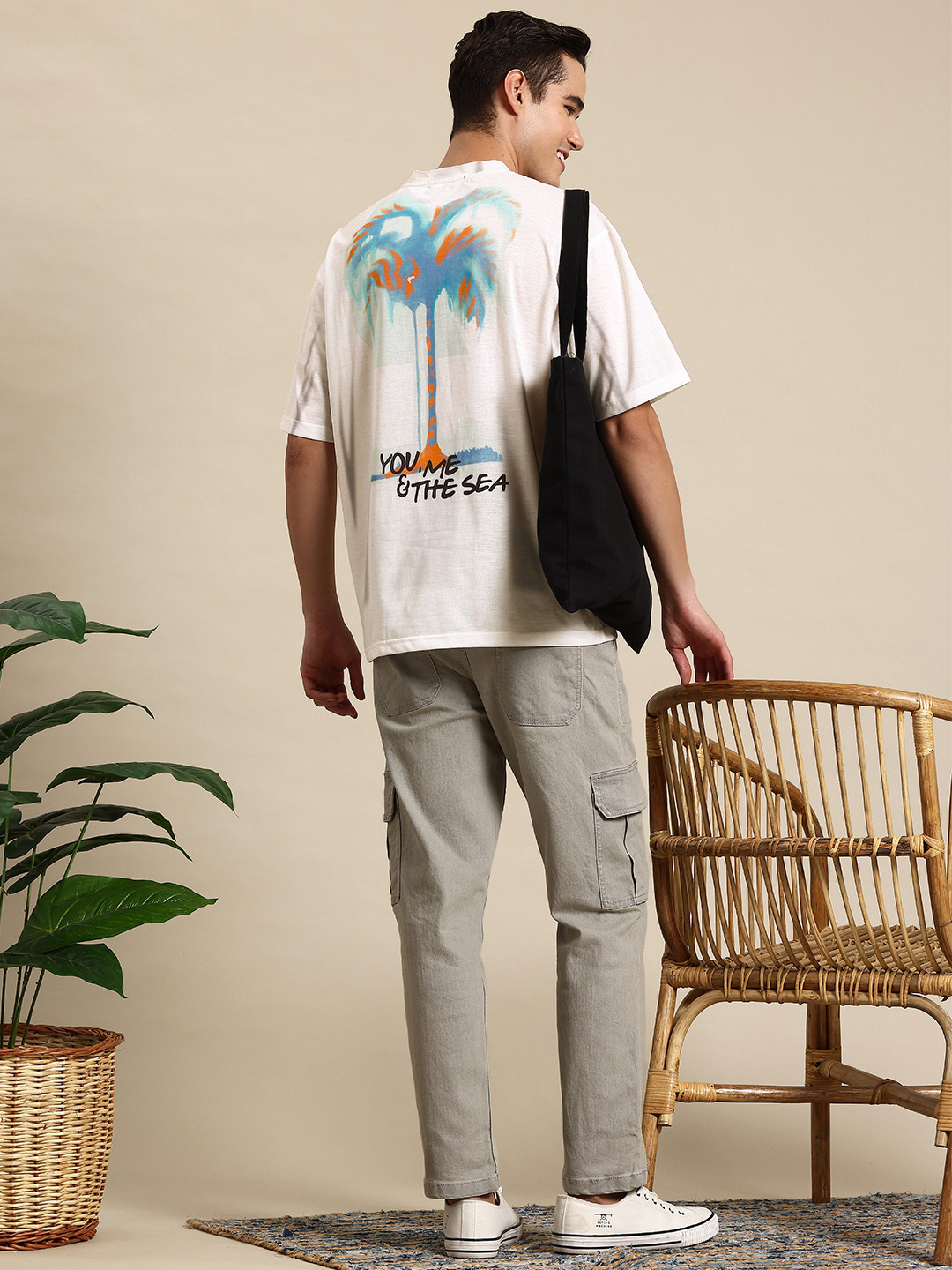 

Mast & Harbour Printed Drop Shoulder Sleeves T-shirt, White
