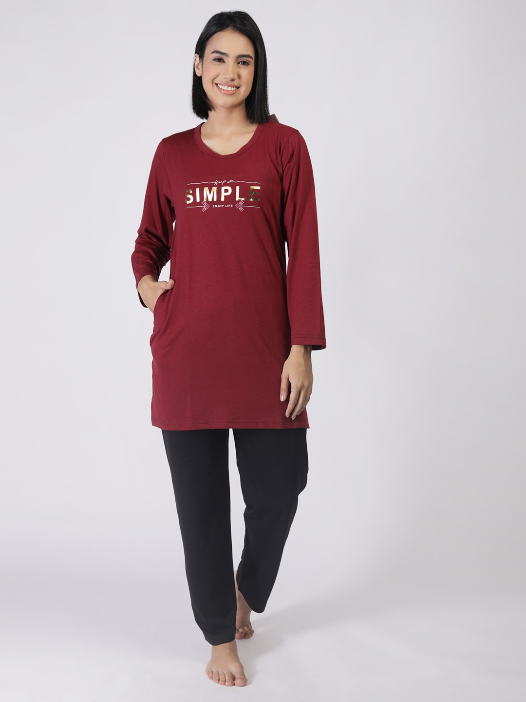

Duchess Women Printed Night suit, Burgundy