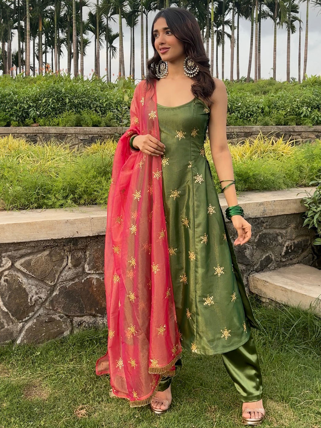 

Fusionic Floral Embroidered Sequinned Silk Georgette Straight Kurta With Trouser & Dupatta, Green