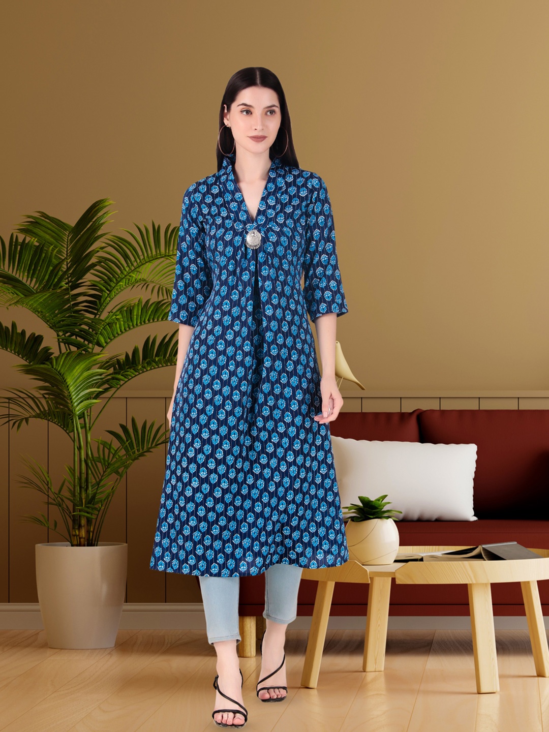 

Magnetism Floral Printed Pure Crepe Anarkali Kurta with Detachable Linning, Blue