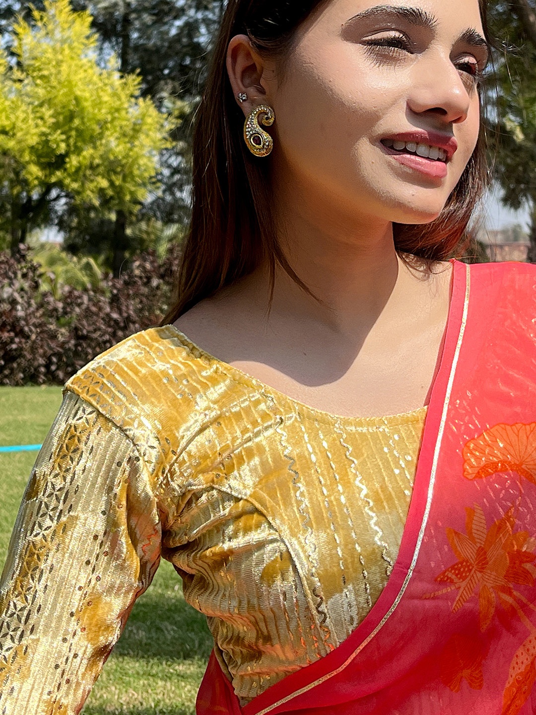 

Bindigasm's Advi Stripes Velvet Stretchable Saree Blouse, Beige
