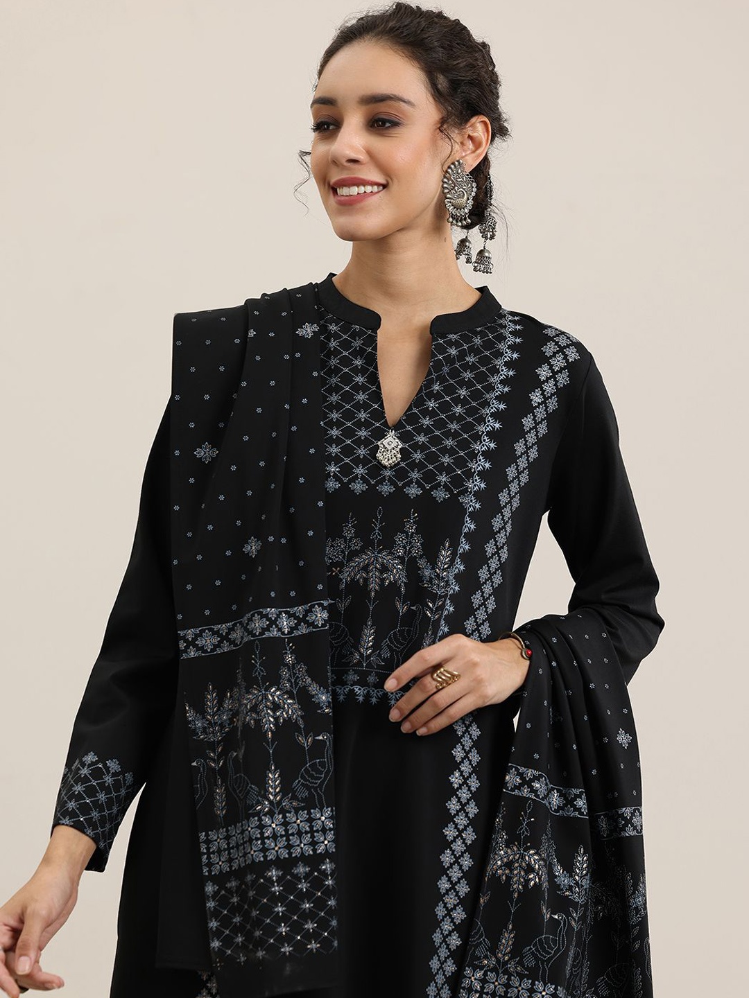 

Libas Floral Mandarin Collar Kurta With Trousers & Dupatta, Black