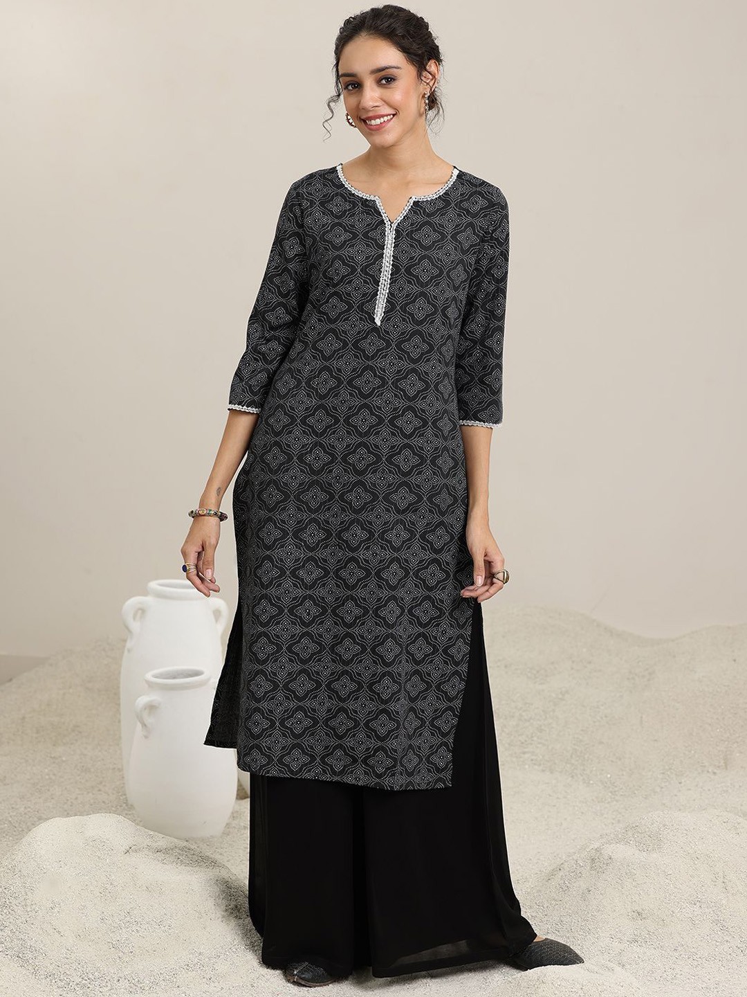 

Libas Bandhani Printed Sweetheart Neck Pure Cotton Straight Kurta, Black