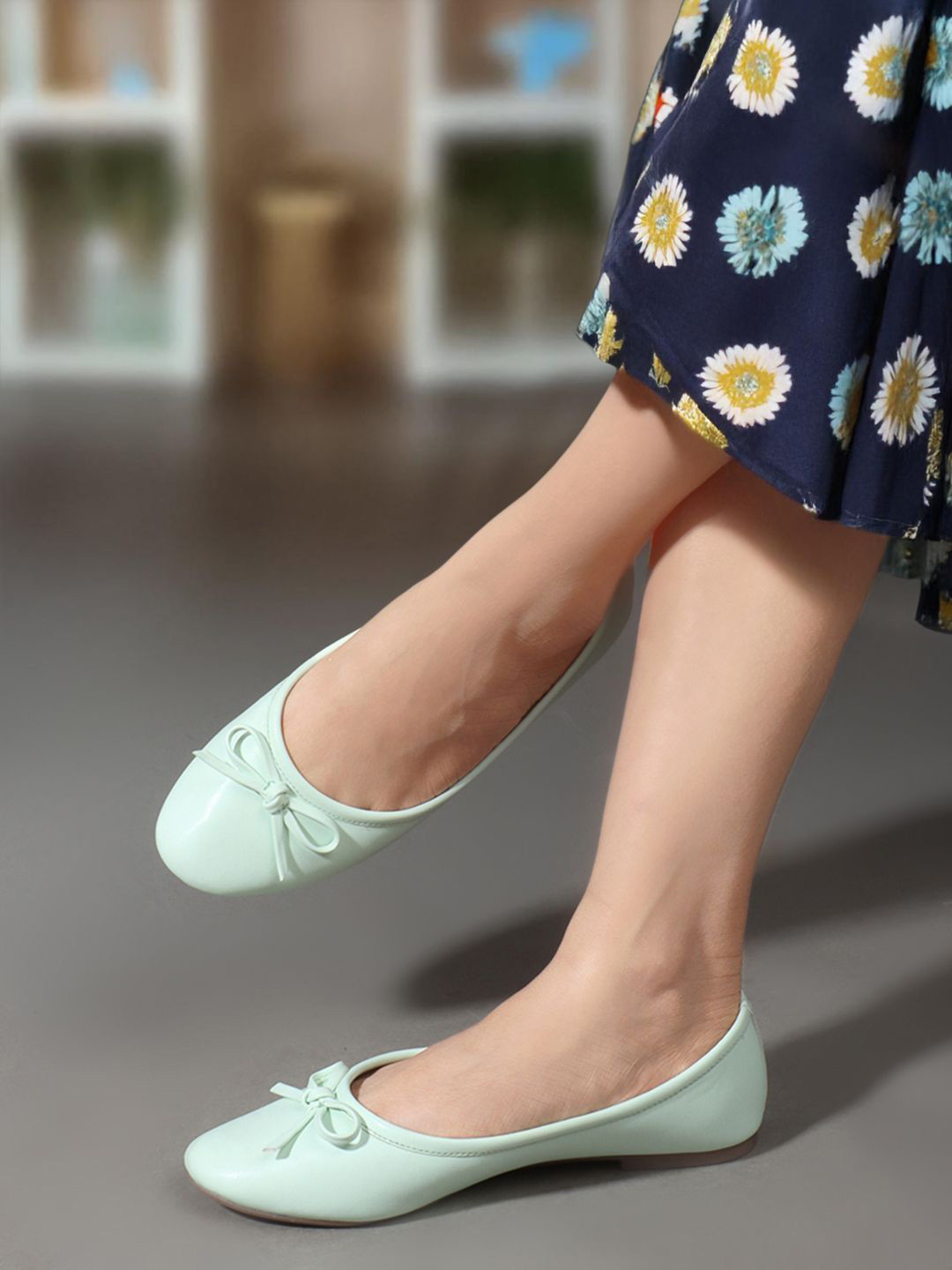 

Carlton London Women Ballerinas with Bows Flats, Green