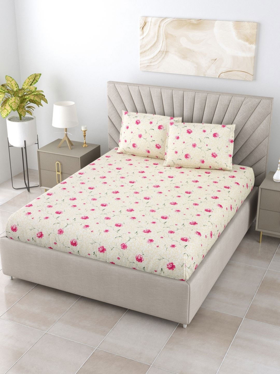 

BOMBAY DYEING Dream Lover Beige Floral 104 TC Cotton King Bedsheet Set-2.74 m X 2.74 m