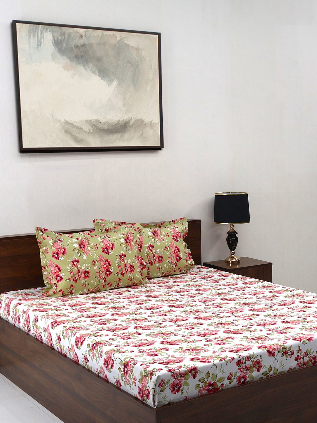 

BOMBAY DYEING Blumen Red Floral 104 TC Cotton Queen Bedsheet Set-2.24 m X 2.54 m