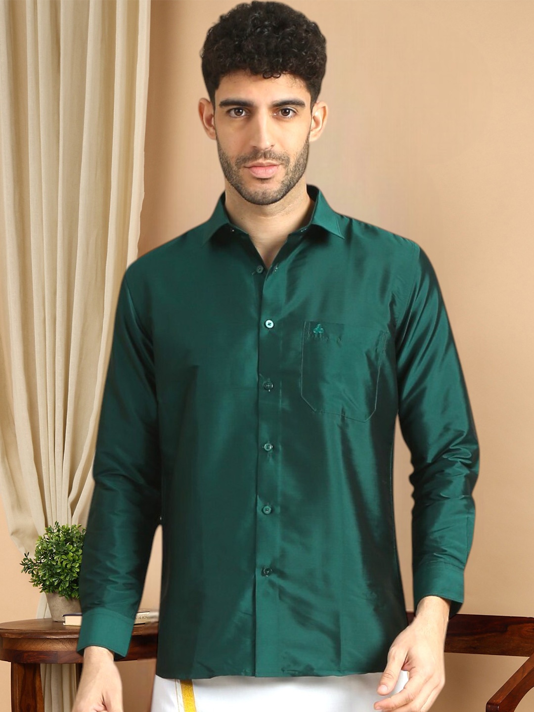 

TATTVA Men Classic Cutaway Collar Solid Poly Silk Slim Fit Casual Shirt, Green