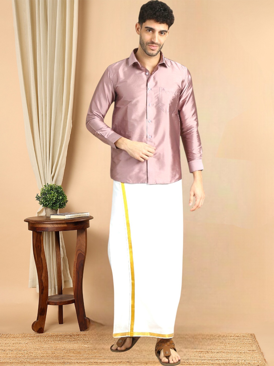 

TATTVA Men Classic Cutaway Collar Solid Poly Silk Slim Fit Casual Shirt, Purple