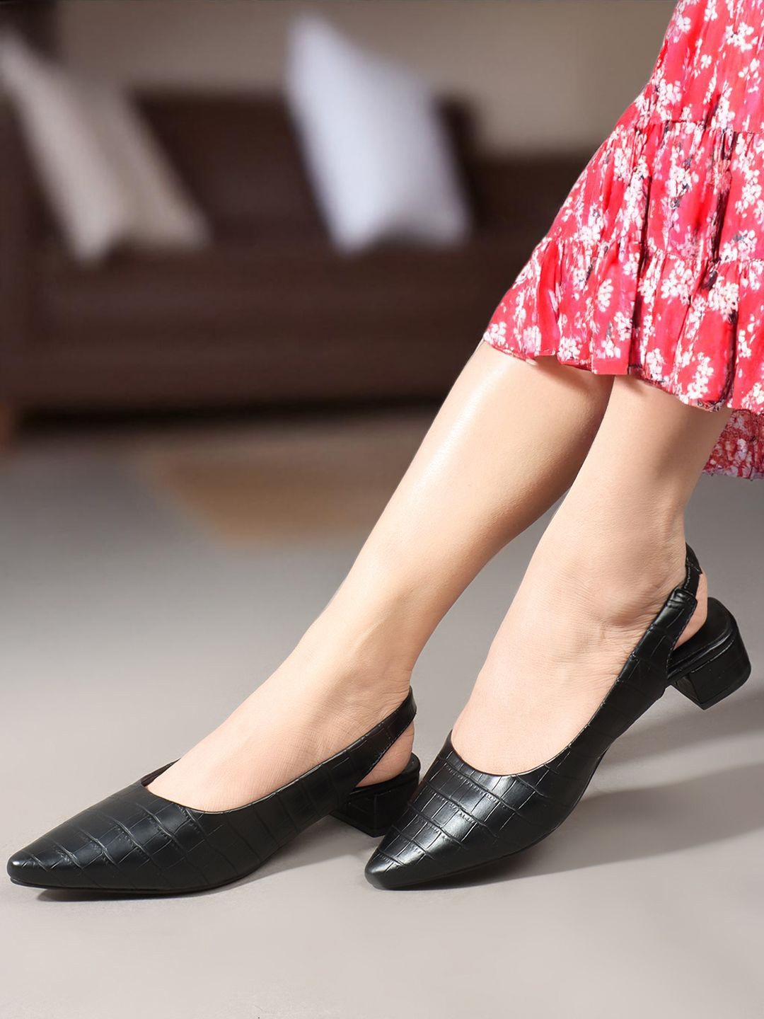 

Carlton London Textured Block Sandals, Black