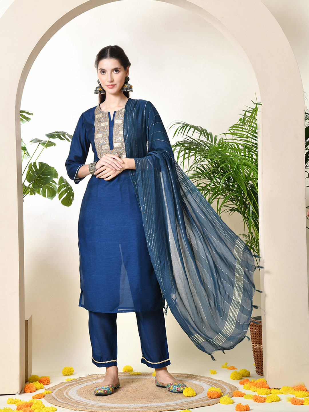 

Myshka Ethnic Motifs Yoke Design Thread Work Kurta with Dhoti Pants & Dupatta, Navy blue
