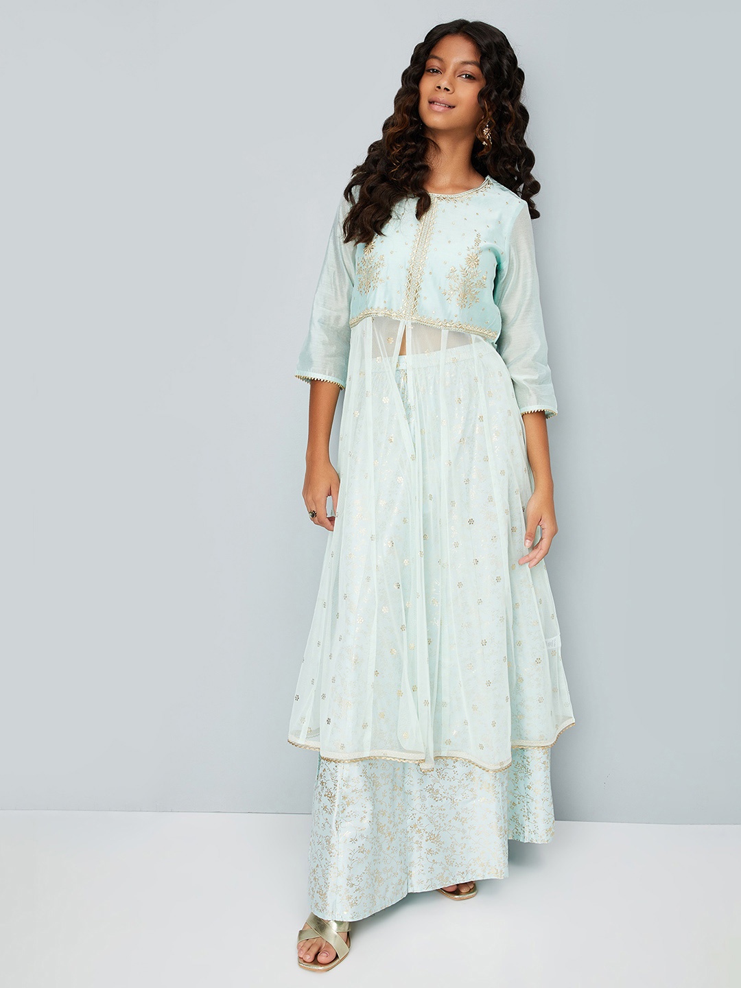 

max Girls Embroidered Ready to Wear Lehenga & Blouse With Dupatta, Blue