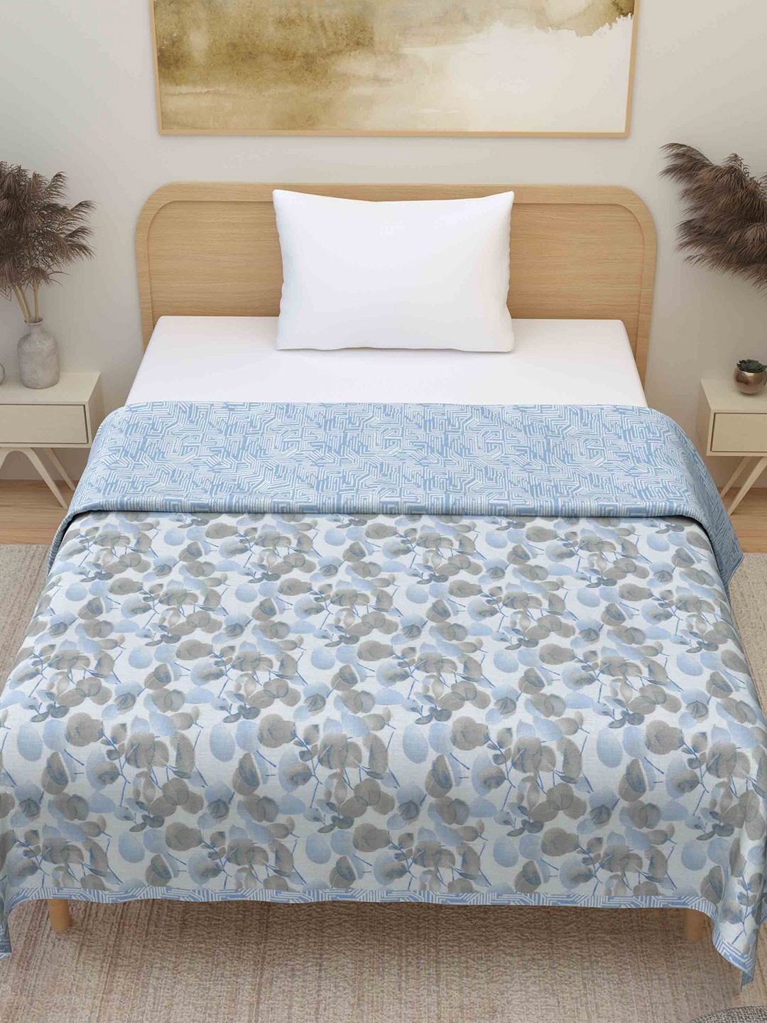 

Plarsh Comfort Blue Floral Mild Winter 300 GSM Pure Cotton Reversible Single Bed Dohar