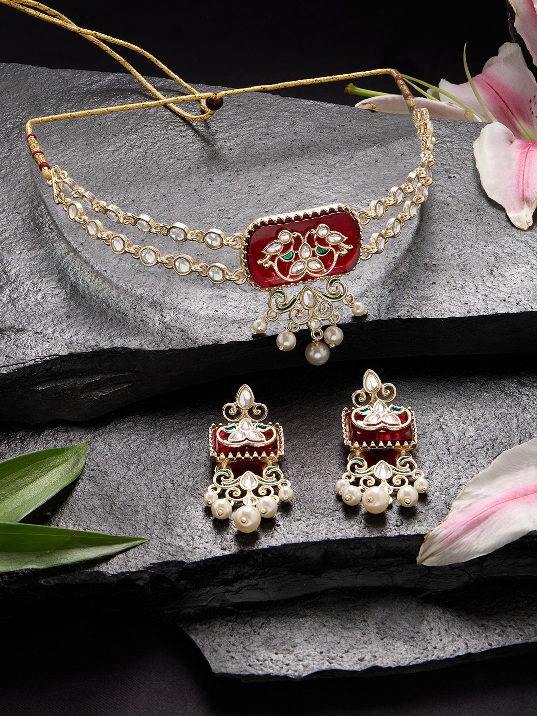 

Zaveri Pearls Gold-Plated Kundan-Studded & Beaded Jewellery Set