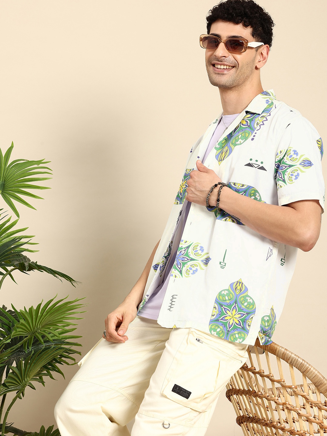 

Mast & Harbour Graphic Printed Casual Shirt, White