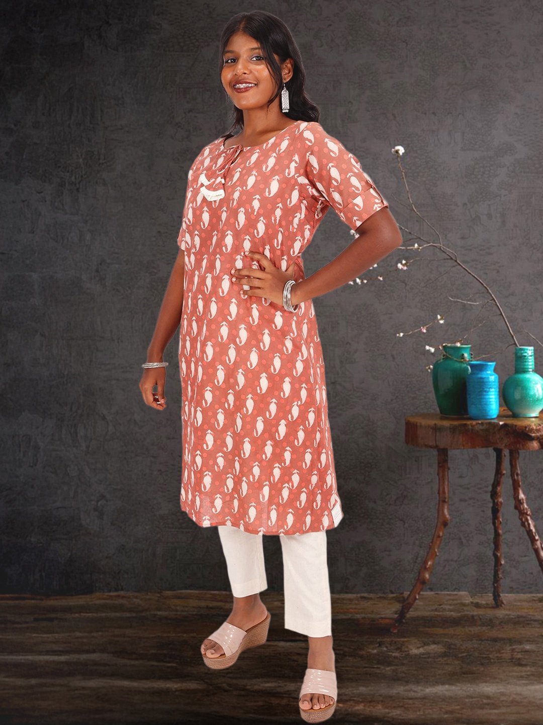 

Avishya Paisley Printed Pure Cotton Straight Kurta, Brown
