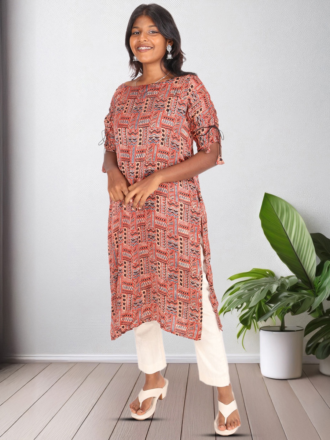 

Avishya Floral Printed Boat Neck Straight Kurta, Red