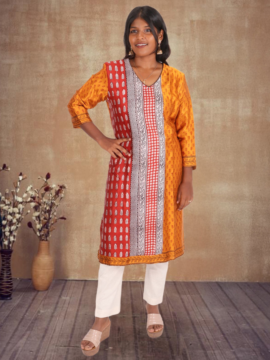 

Avishya Floral Printed Modal Silk Straight Kurta, Yellow