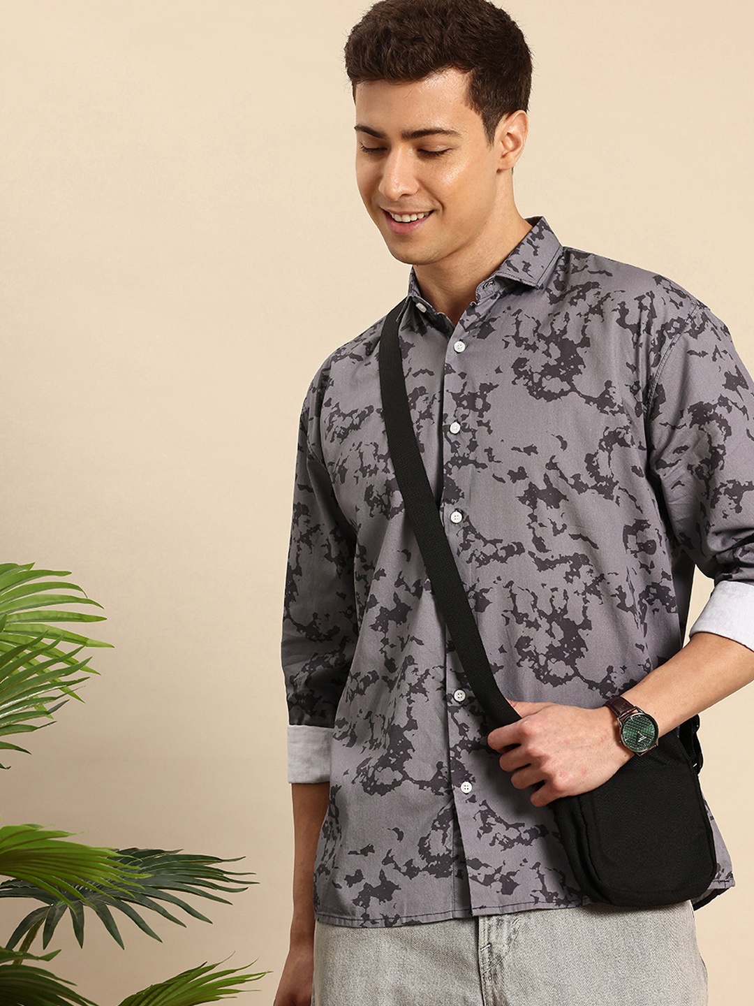 

Mast & Harbour Opaque Abstract Printed Pure Cotton Casual Shirt, Grey