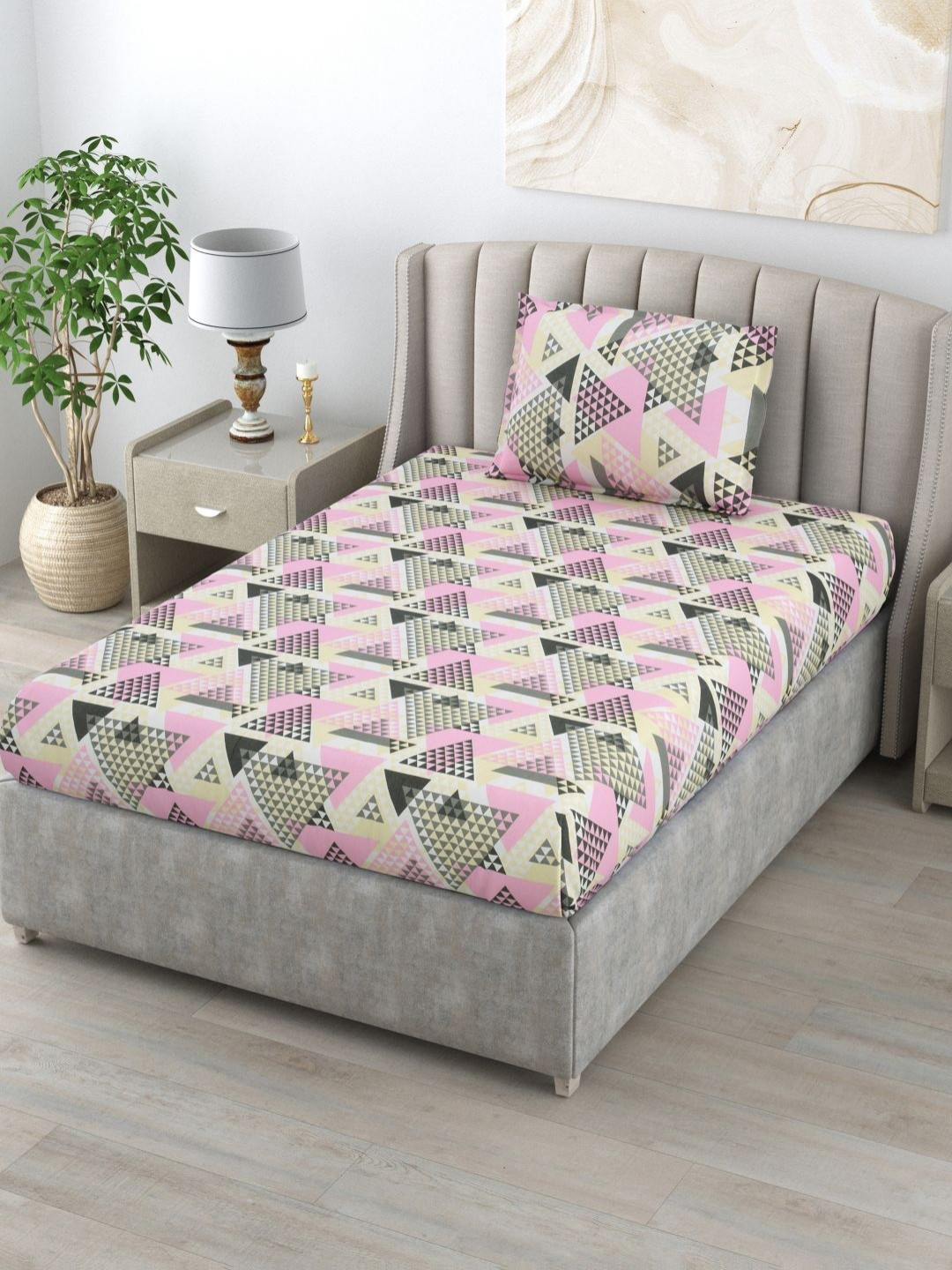 

BOMBAY DYEING Grey & White Floral Pure Cotton 120 TC Single Bedsheet Set 1.50 x 2.24 Mts