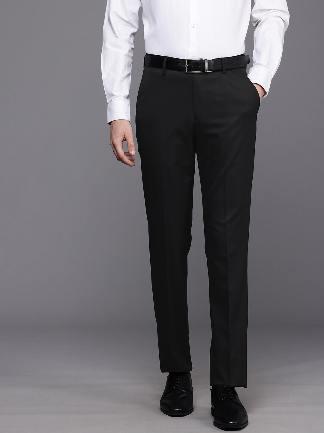 

Louis Philippe Men Slim Fit Formal Trousers, Black