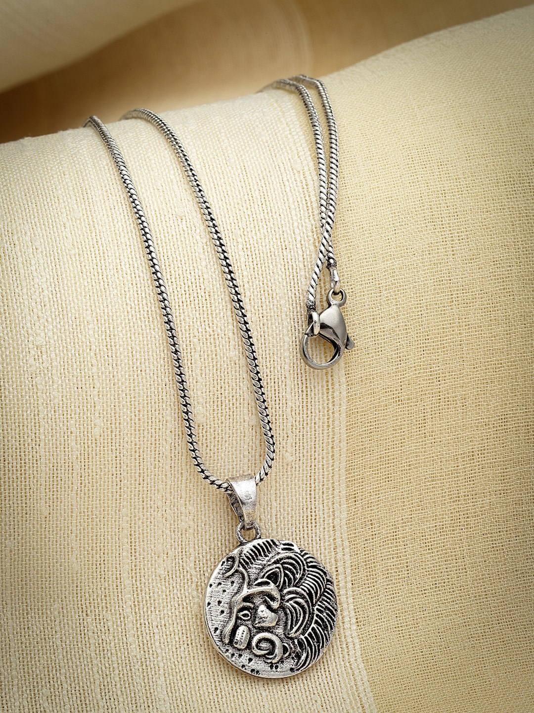 

Sanjog Unisex Silver-Plated Lion Pendant & Chain Charm Neckalce