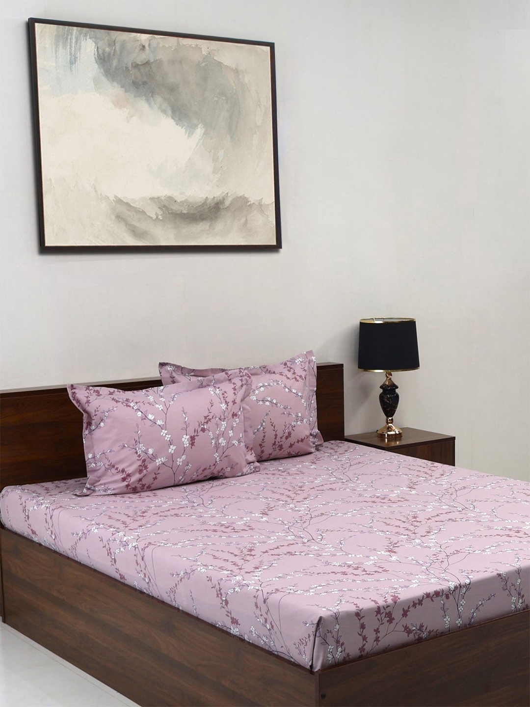 

BOMBAY DYEING Violet & White Floral Pure Cotton 140 TC King Bedsheet Set 2.74 x 2.74 Mts