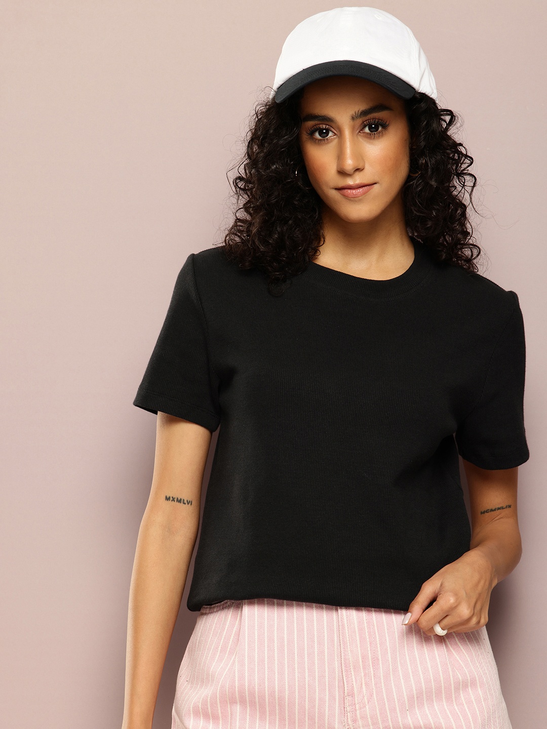 

Kook N Keech Ribbed T-shirt, Black