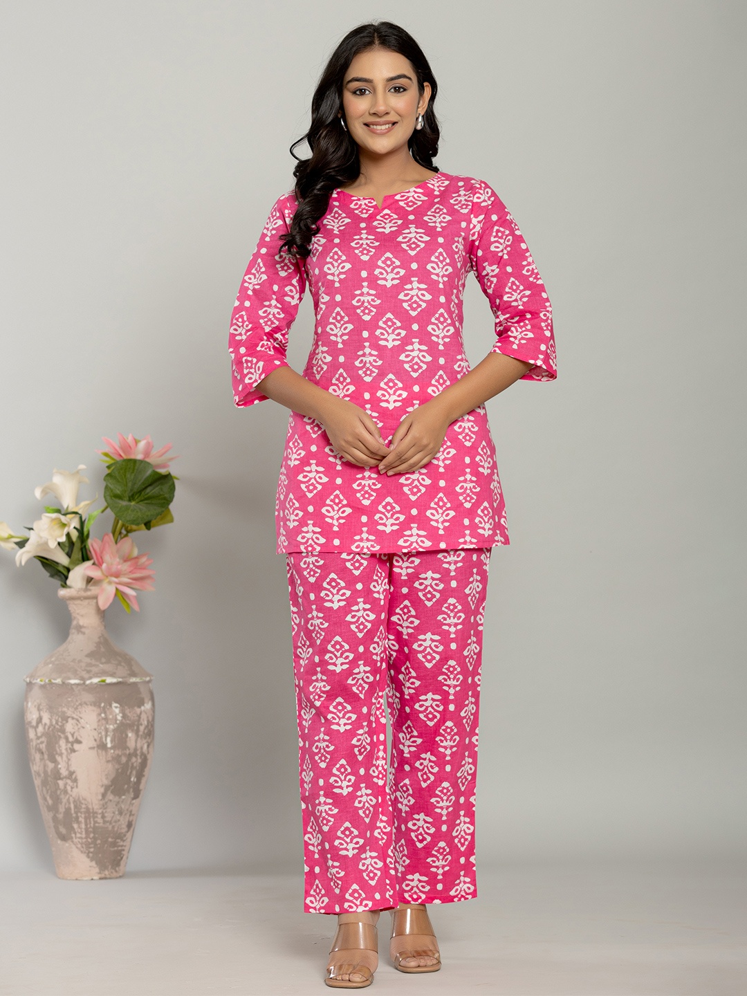 

Serenita Women Pure Cotton Ethnic Motifs Printed Night Suit, Pink
