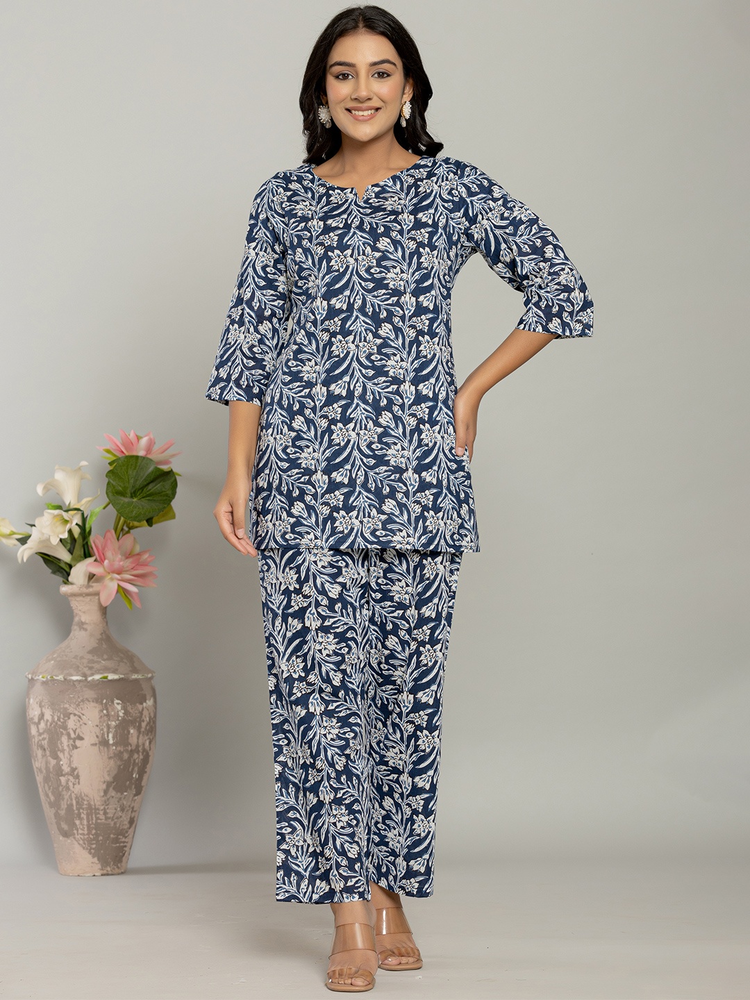 

Serenita Women Floral Printed Pure Cotton Night Suit, Blue