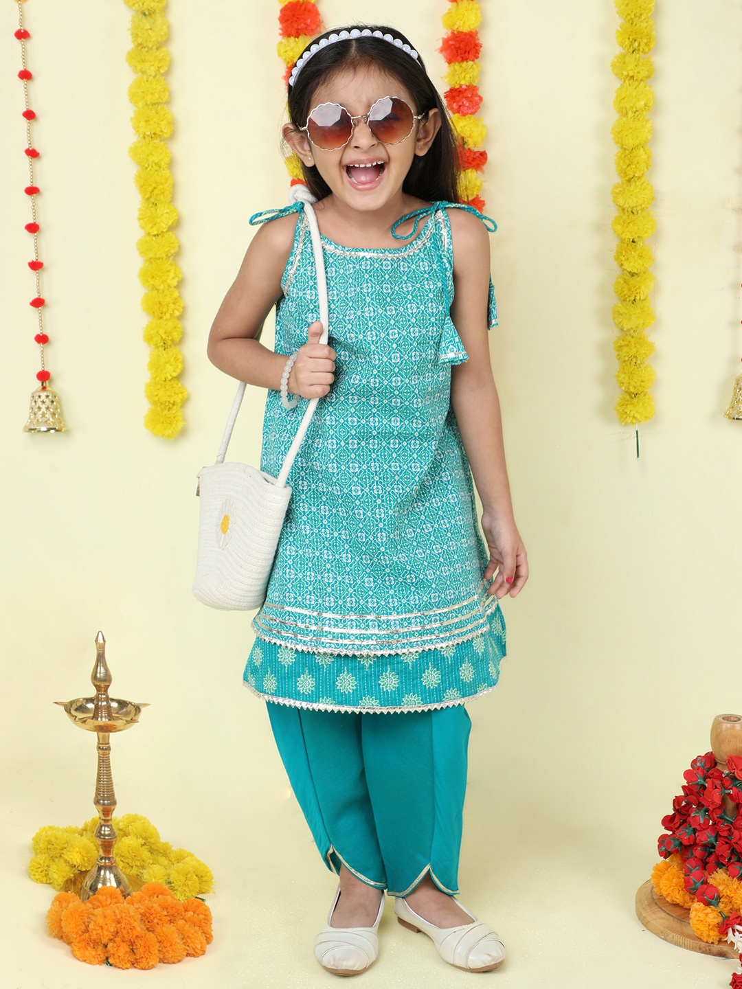 

The Magic Wand Girls Floral Printed Shoulder Straps Gotta Patti A-Line Kurta With Pyjama, Green