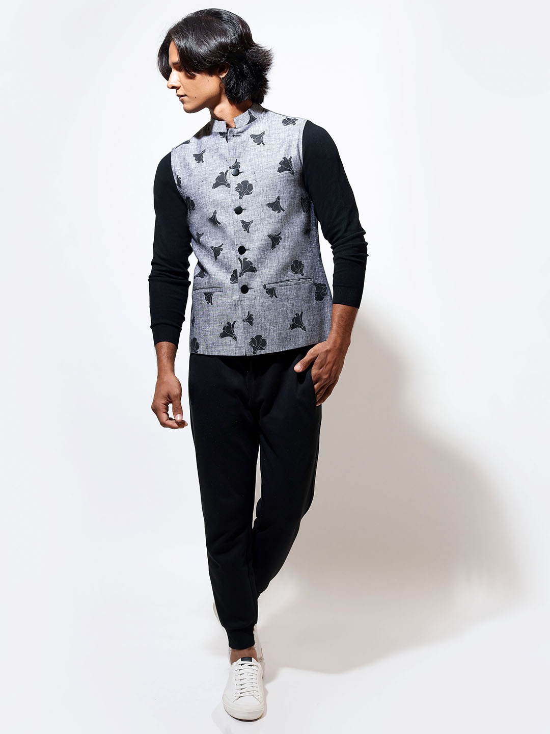 

VIVEK KARUNAKARAN Men Floral Woven Linen Nehru Jacket, Grey melange